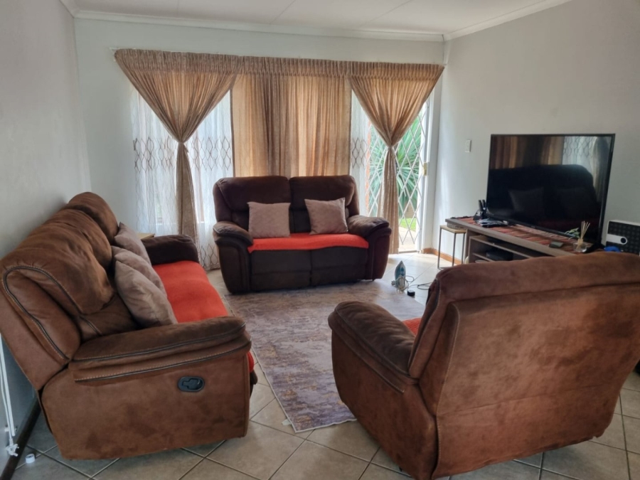 3 Bedroom Property for Sale in Hillside Free State